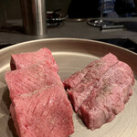 北海道焼肉 北うし - 知床和牛タン元厚切りと知床和牛サガリ厚切り