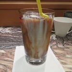 なだ万 - ミルクをたっぷり入れて