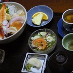 和食家 おがわ亭 - 海鮮ちらし御膳　980円