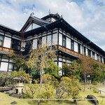 メインダイニングルーム 三笠 - ヘレン・ケラーやチャップリンも宿泊したという奈良ホテル。