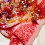Nikuno Daigo - 上カルビ定食のカルビのアップ　めっちゃ霜降り肉です