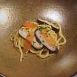 朗 長谷川稔Lab - カラスミと椎茸の蛤出汁を絡めたキラッタ（四角いパスタ）