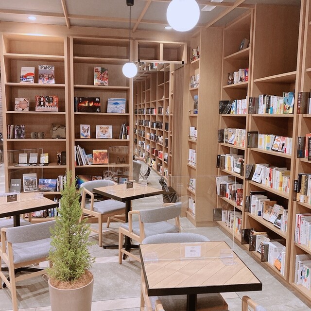 LAMP LIGHT BOOKS CAFE （ランプ ライト ブックス カフェ） 西8丁目/カフェ 食べログ
