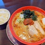 あしょろ - 辛味噌ラーメン＋小ライス