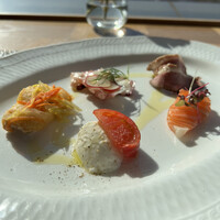 銀座カシータ - エスカベッシュ、タコのカルパッチョ、サーモンマリネ、鴨ロースト、カプレーゼ