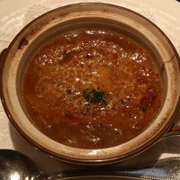 グリル満天星 麻布十番 新宿店 - オニオングラタンスープ