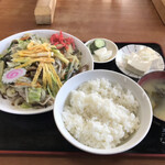 下出羽 内山屋 - うま煮定食（850円）