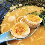 横浜家系ラーメン 誉家 - 味付け少し甘すぎ&固茹ですぎ