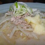 サッポロラーメンたき - ひき肉、もやし、ねぎ、にんにく