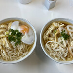 大井食堂 - うどんの玉子入り　竹輪入り