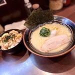 やまふじ家 - ネギチャーシュー丼と塩とんこつラーメン