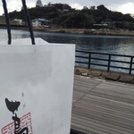 蔦屋茶寮 - 平戸城をバックに