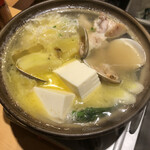 Nidaime Yakko - 蛤と鶏肉の塩バター鍋