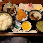 魚や 旬 - 魚づくし定食1,050円