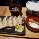 Nikujirugyouza No Dandadan - 餃子定食
