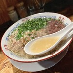 男そば 連獅子 - 牛スジと牛骨の塩そば(限定ラーメン) 