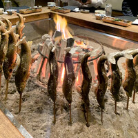 柳家 - 到着すると鮎が迎えてくれます