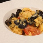 小菜一碟 - ・トマトと卵と木耳の家庭風炒め