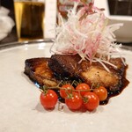 小菜一碟 - ・鰤の瞬間揚げ　甘辛タレ