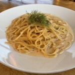 Hakkuruberi - パスタ人気1位！濃厚ウニのクリームソース！