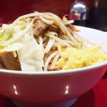 ラーメン二郎 - ラーメン半分＋ニンニク多め＋白ネギ