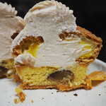 LESS Labo - 栗のサントノレ風タルト（断面）