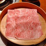 瀬里奈 - 北海道産の特選牛サーロインのしゃぶしゃぶ肉・その１です。今までの北海道産のサーロインと異なり、見た目と霜降り具合が極上のサーロインでした。