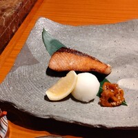 瀬里奈 本店 - 富山県氷見産の寒鰤の塩焼きです。
