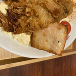とんかつ kitchen かもめ亭 - 牡蠣フライと海老パン