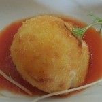 マルドルメ - 2皿目（お米とチーズのコロッケ）