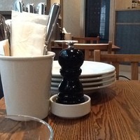 BISTRO FAVORI 代官山 - 2012/12 週末＆年末の朝９時半過ぎだったからか、お客さんはだれもいませんでした