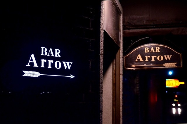 BAR ARROW>