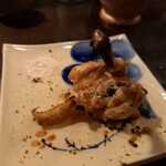 Yakitori To Pittsu Xano Mise Makigama - 手羽先