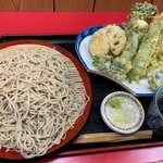 そば天ぷら つばき - 季節の野菜天ぷら8種 と そば（冷）大盛