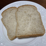 はなひな - ライ麦食パン