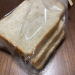 はなひな - ライ麦食パン @190円