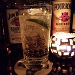 日の出理容院 - ボンベイサファイアでジントニック