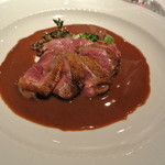 ラ・トルテュ - 野鴨の胸肉のロースト　サルミソース