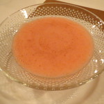 レンゲ - 苺のタピオカ エスプーマで1