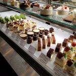 Patisserie Ravi,e relier - ショーケース