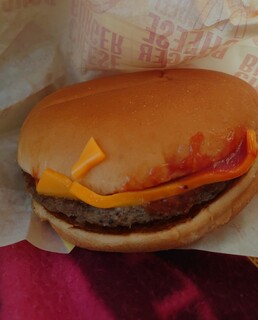 McDonalds - チーズバーガー140円