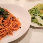 TIKI+GOAL CAFE - ナポリタンとサラダ