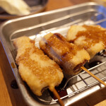 Kushikatsu Dengana - ソースはかけるより漬けたいよね〜