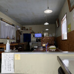 特一番 - 手前にカウンター