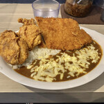 カレー屋 花一 - ロースカツカレー＠５５０　チーズ＠１２０　唐揚げ（２個）＠１６０