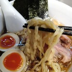 櫻井中華そば店 - 自家製手揉み中太縮れ麺