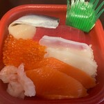 大漁丼家 - 『 海鮮丼 』  790円  （ menuデリバリー価格 ）