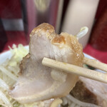 ラーメン二郎 - ラーメン 780円　本日のブタはバラ肉