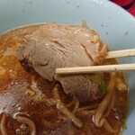 ラーメン二郎 - 豚はこのサイズが2枚