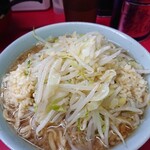 ラーメン二郎 - ニンニクマシ 左右にニンニク